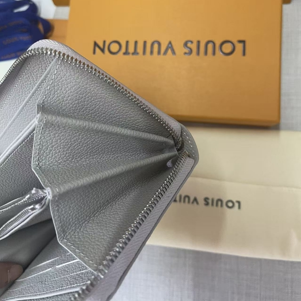 Louis Vuitton Monogram Zippy Wallet - Picture 8 of 11